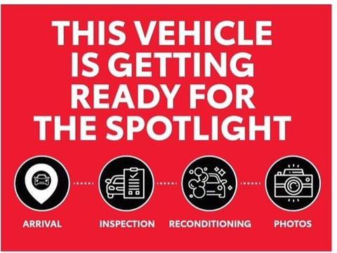 1 image of 2022 Toyota RAV4 Hybrid XLE