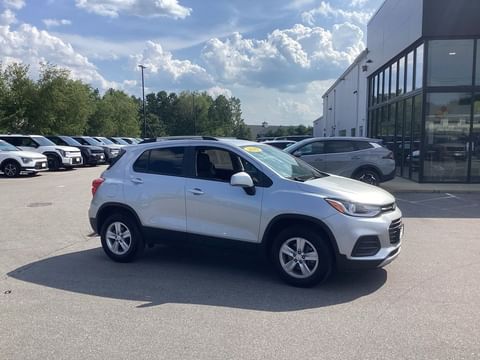 1 image of 2022 Chevrolet Trax LT