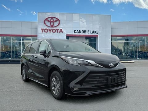 1 image of 2026 Toyota Sienna XLE