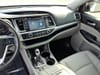 12 thumbnail image of  2017 Toyota Highlander Hybrid XLE