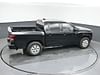 33 thumbnail image of  2023 Nissan Frontier SV