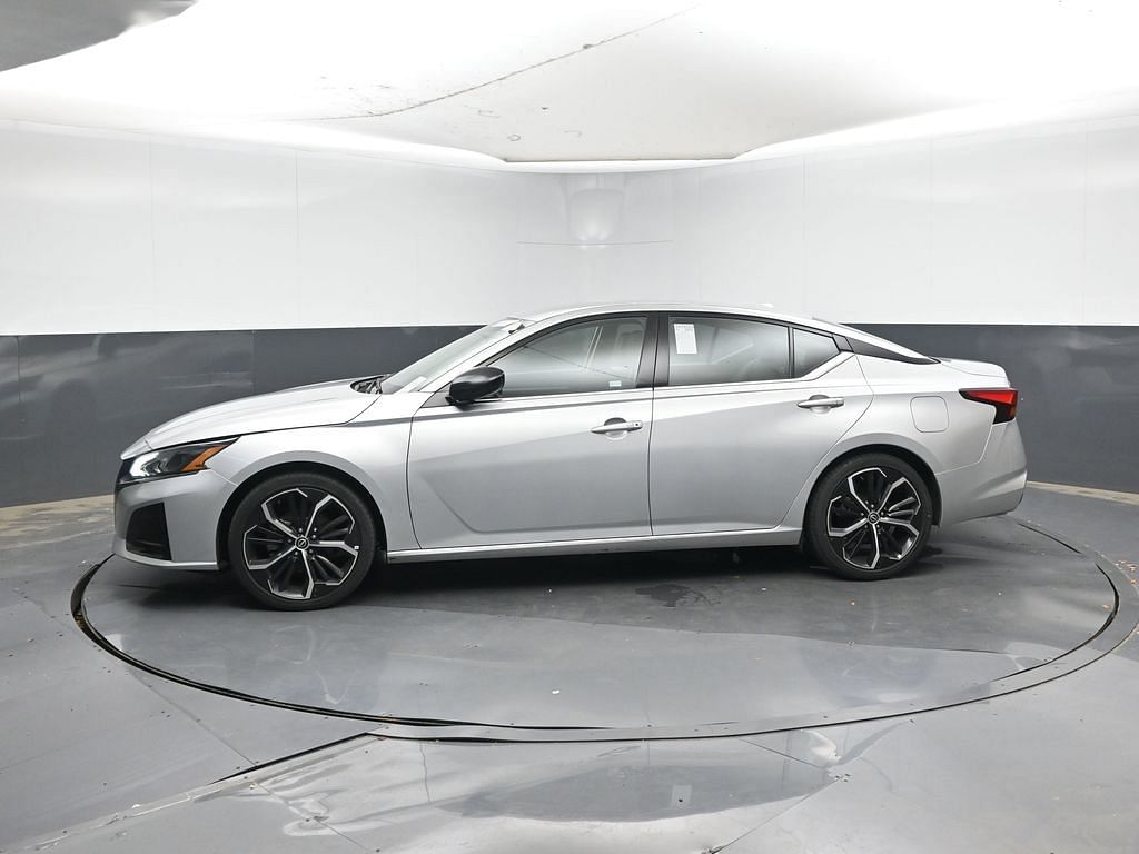 Used 2023 Nissan Altima SR with VIN 1N4BL4CV5PN321856 for sale in Daphne, AL