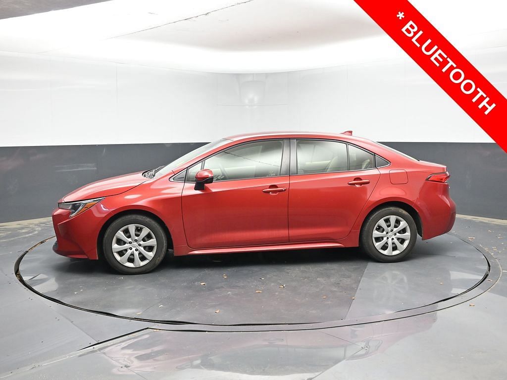 Used 2021 Toyota Corolla LE with VIN JTDEPMAE1MJ140822 for sale in Daphne, AL
