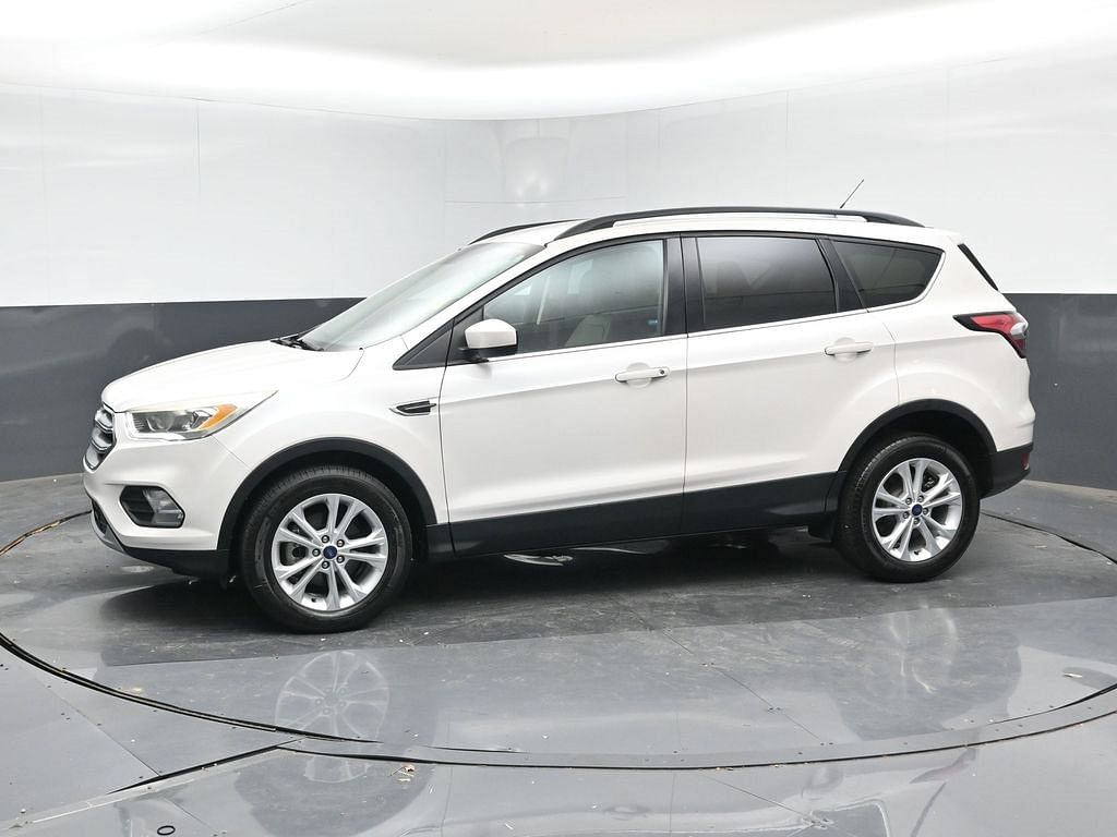 Used 2017 Ford Escape SE with VIN 1FMCU0GDXHUE65542 for sale in Daphne, AL