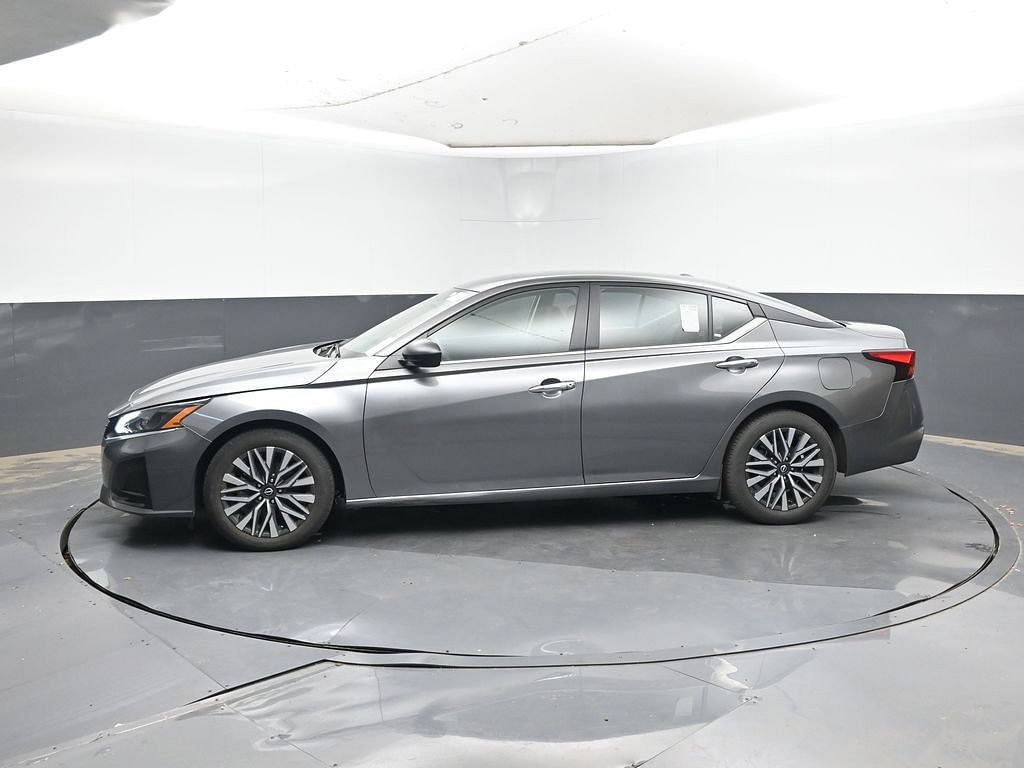 Used 2024 Nissan Altima SV with VIN 1N4BL4DV7RN399542 for sale in Daphne, AL