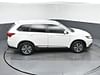 32 thumbnail image of  2019 Mitsubishi Outlander SE