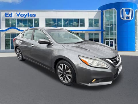 1 image of 2017 Nissan Altima 2.5 SV