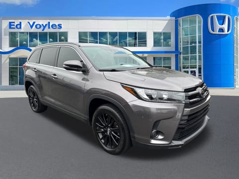 1 image of 2019 Toyota Highlander SE