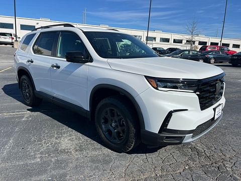 1 image of 2025 Honda Pilot TrailSport