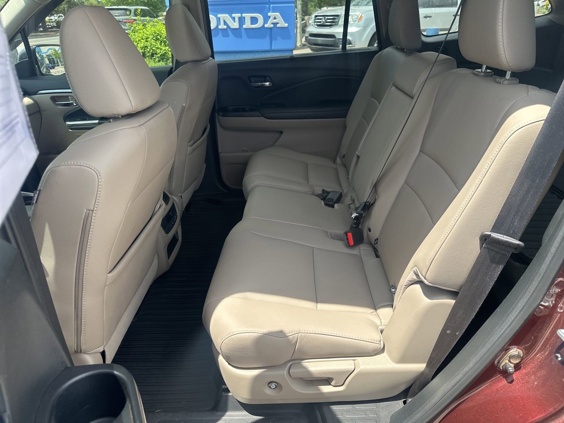 2022 Honda Pilot SE - Photo 18