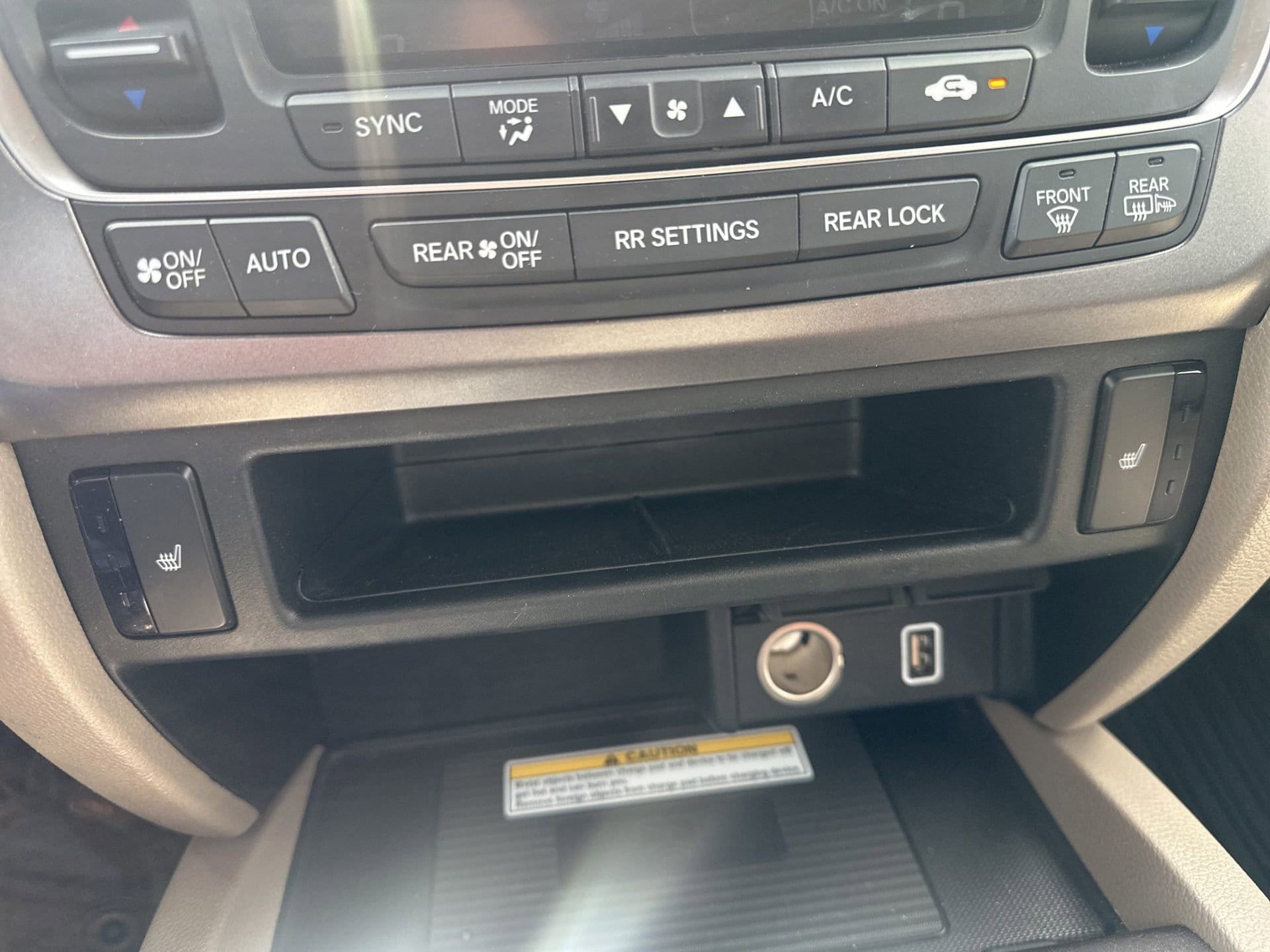 2022 Honda Pilot SE - Photo 17