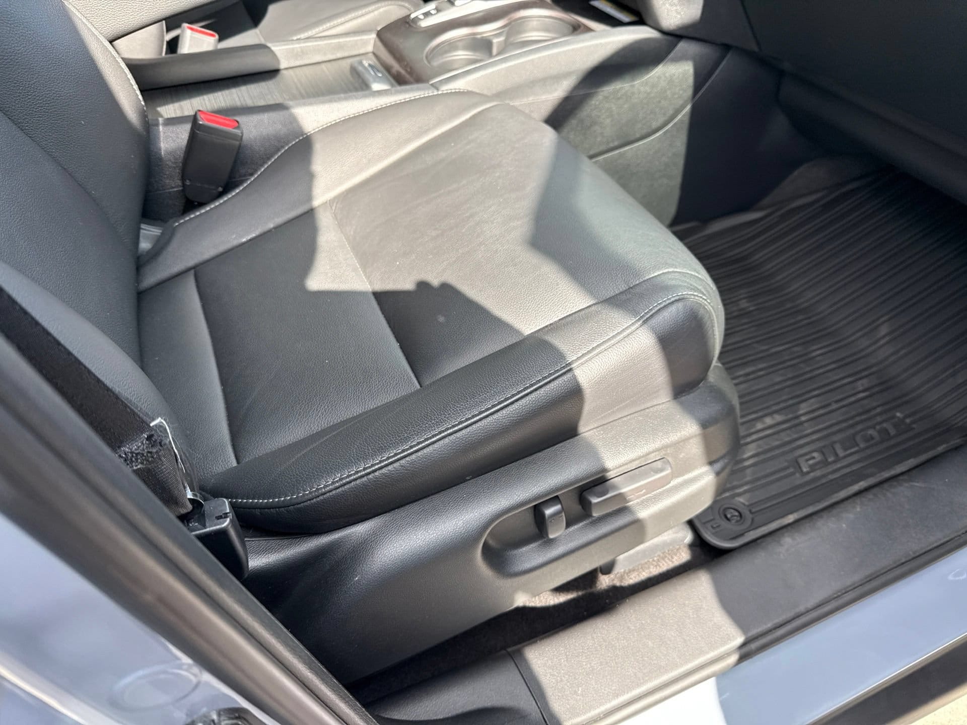 2022 Honda Pilot SE - Photo 32