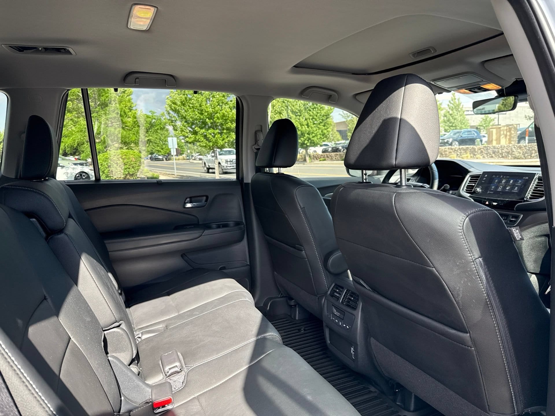 2022 Honda Pilot SE - Photo 24