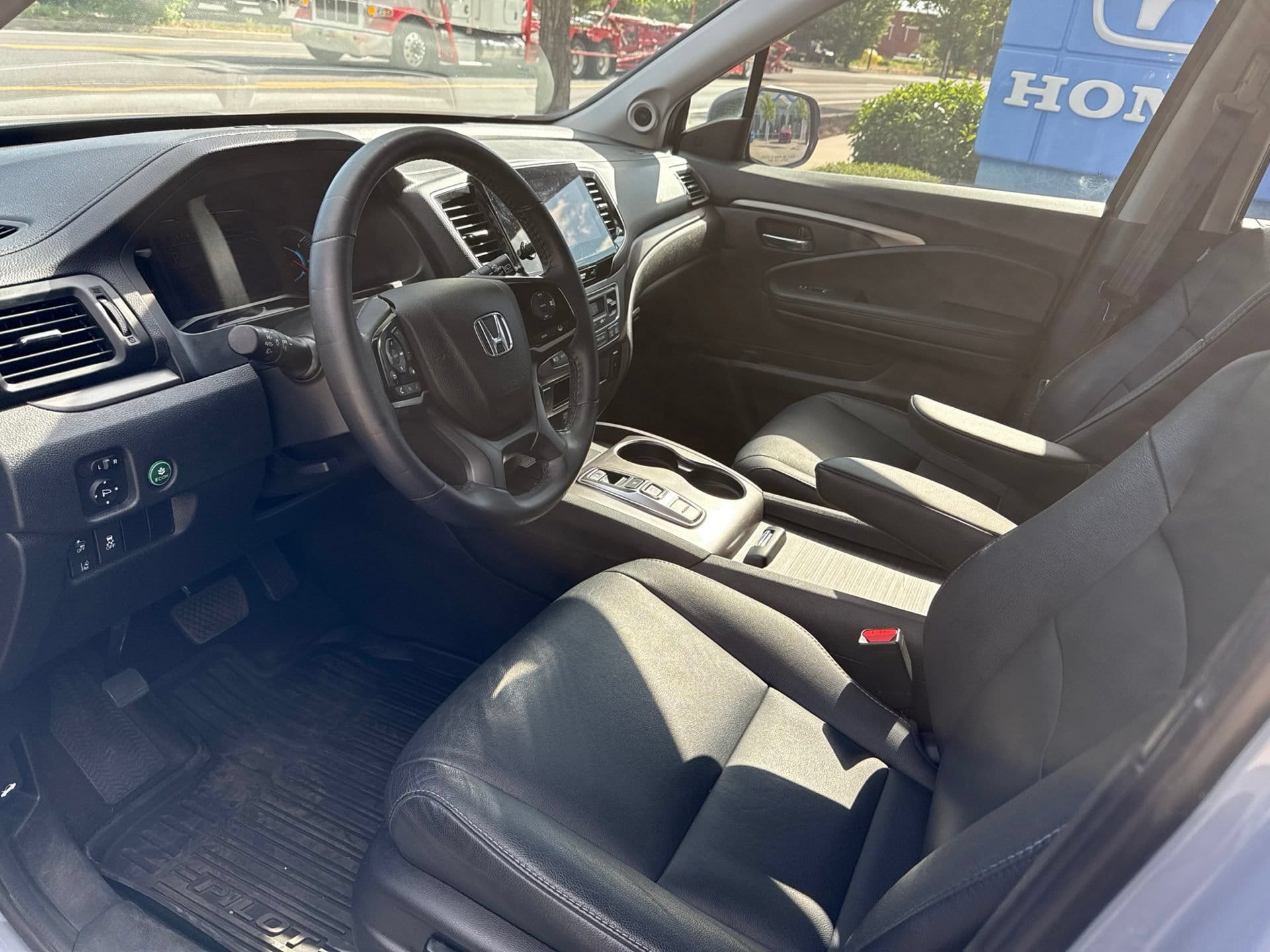 2022 Honda Pilot SE - Photo 14