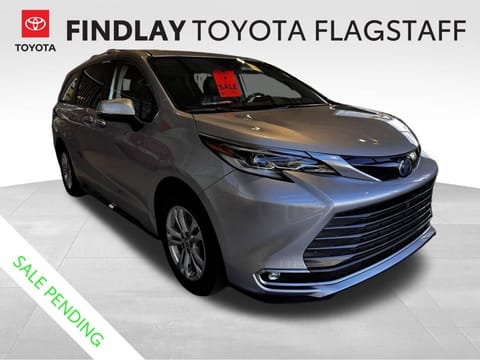 1 image of 2022 Toyota Sienna Platinum