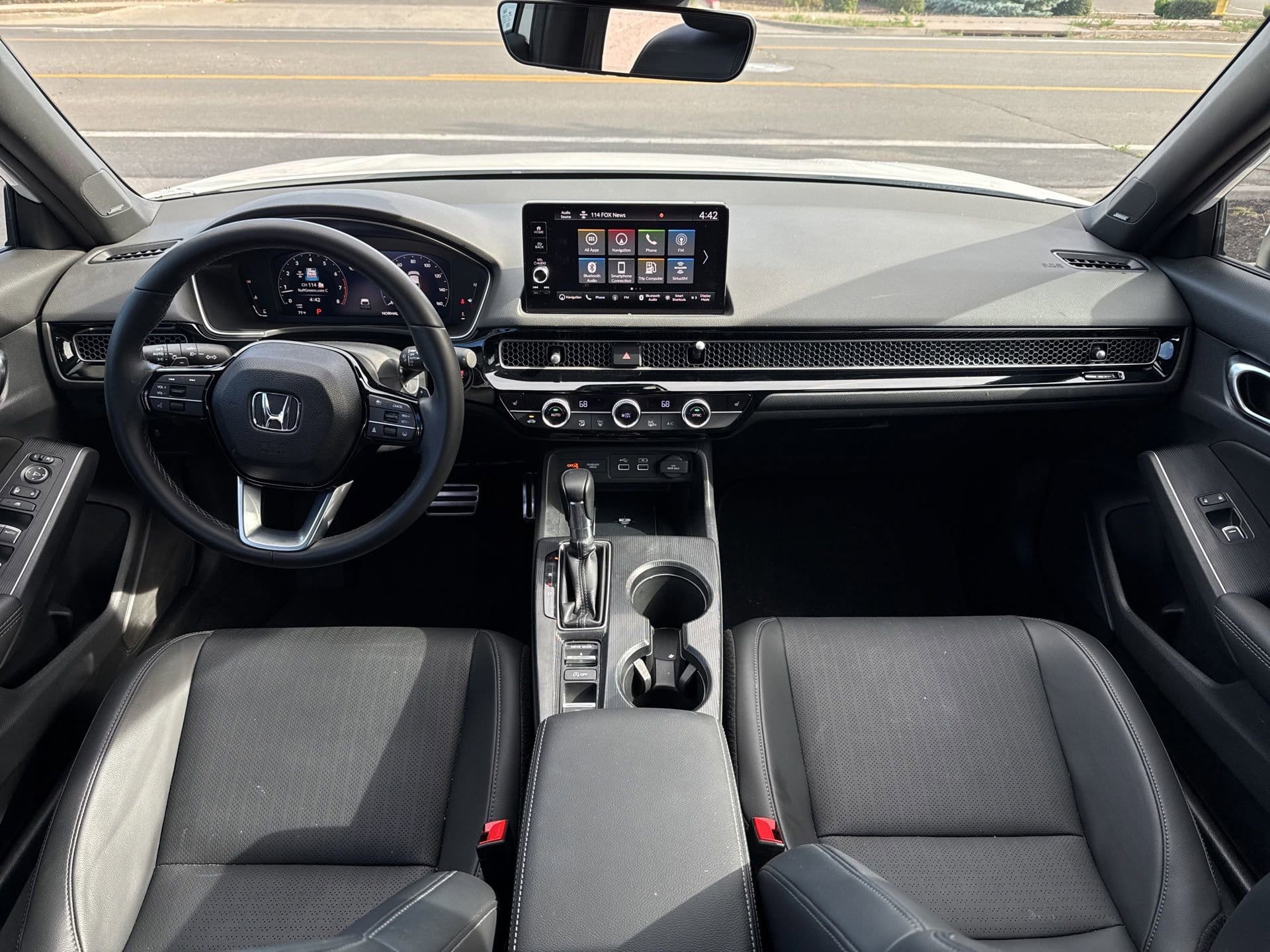 2023 Honda Civic Hatchback Sport Touring - Photo 12