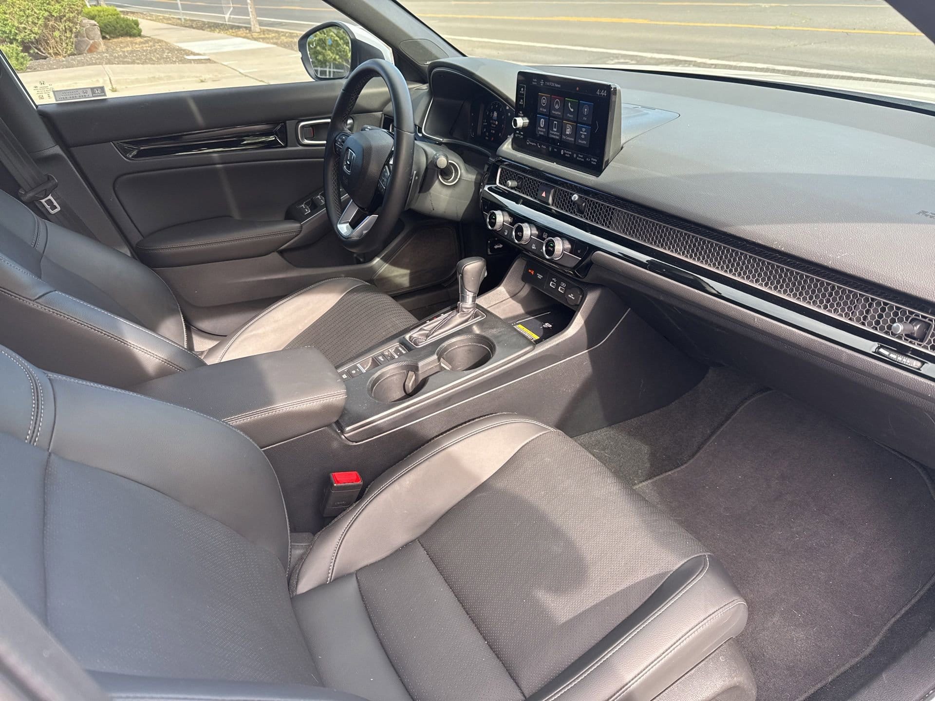 2023 Honda Civic Hatchback Sport Touring - Photo 19