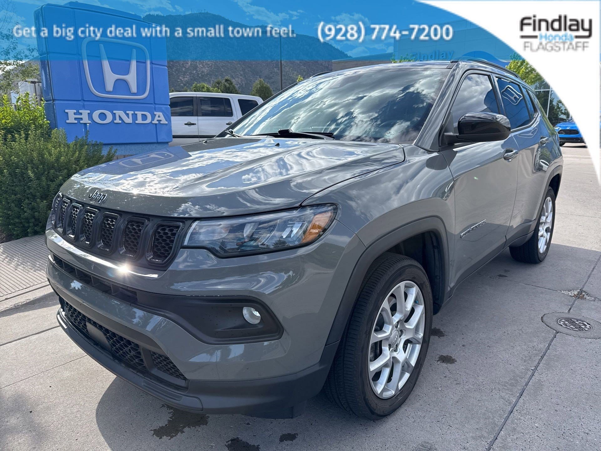 2023 Jeep Compass Latitude Lux 4X4's photo