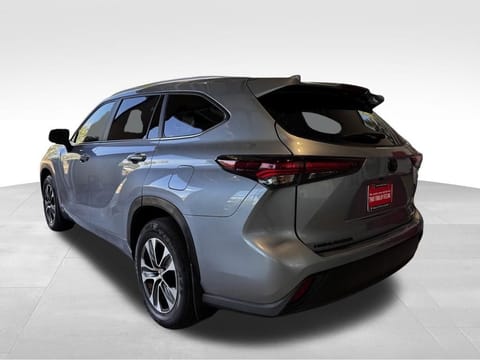 2024 Toyota Highlander Hybrid XLE