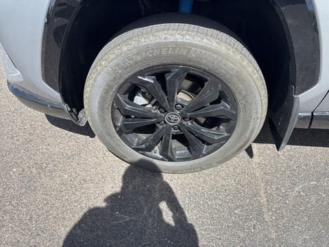 2024 Toyota RAV4 Hybrid SE