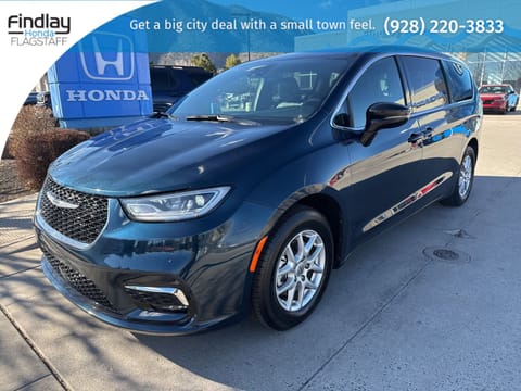 1 image of 2025 Chrysler Pacifica Select