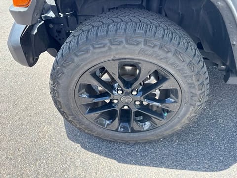 2025 Jeep Gladiator Nighthawk