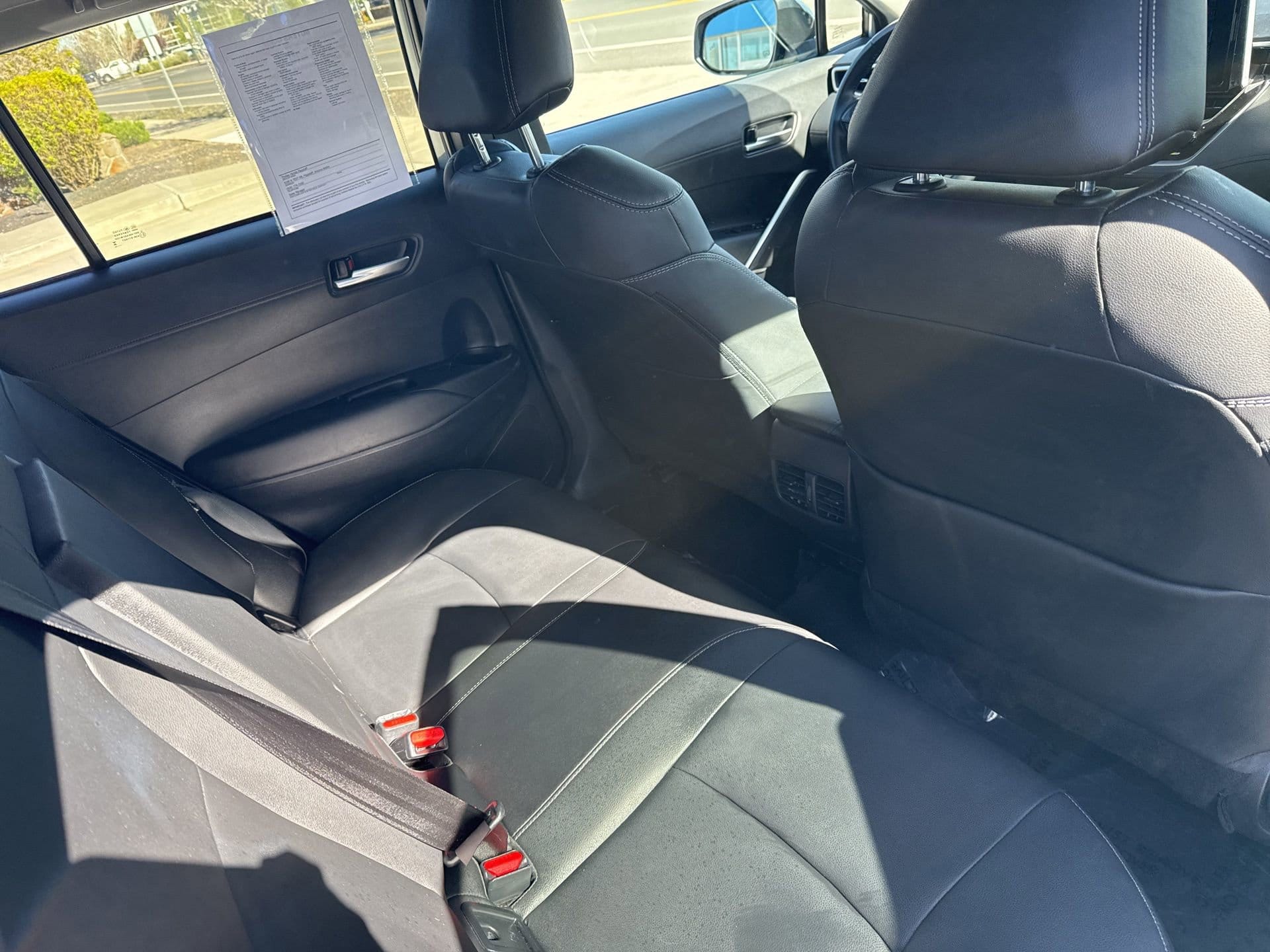 2025 Toyota Corolla Cross XLE - Photo 22