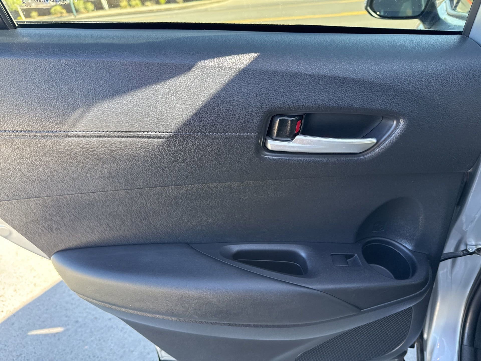 2025 Toyota Corolla Cross XLE - Photo 21