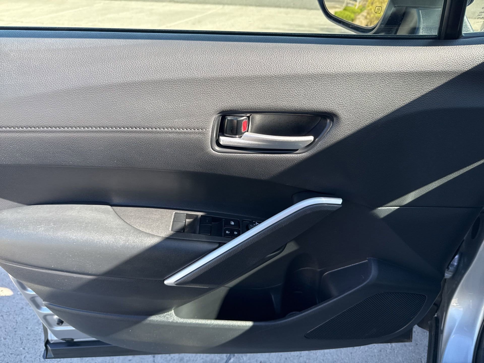 2025 Toyota Corolla Cross XLE - Photo 17