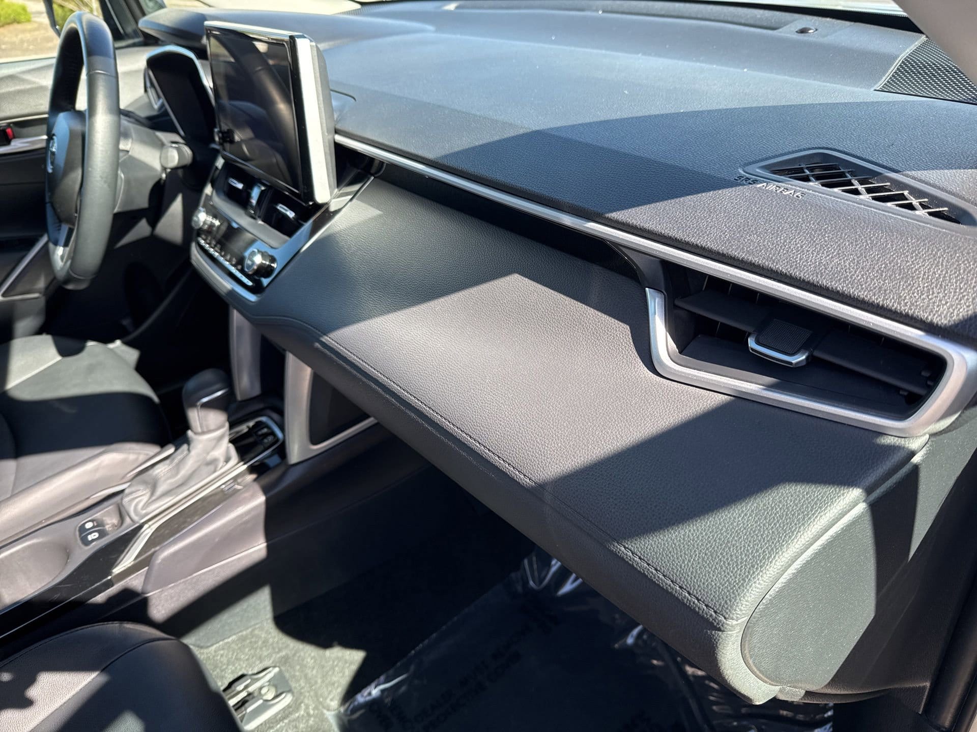 2025 Toyota Corolla Cross XLE - Photo 27