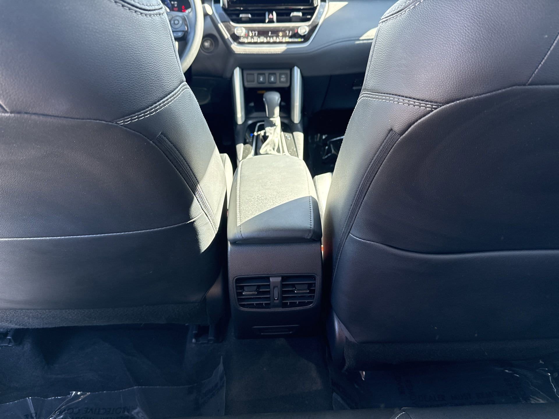 2025 Toyota Corolla Cross XLE - Photo 20