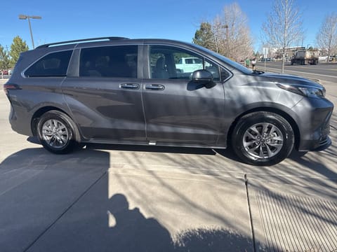 2025 Toyota Sienna XLE