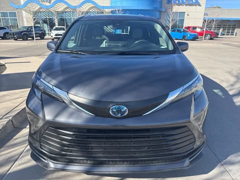 2025 Toyota Sienna XLE