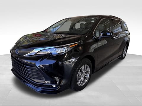 2025 Toyota Sienna XLE