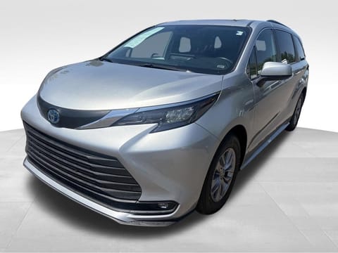 2025 Toyota Sienna XLE