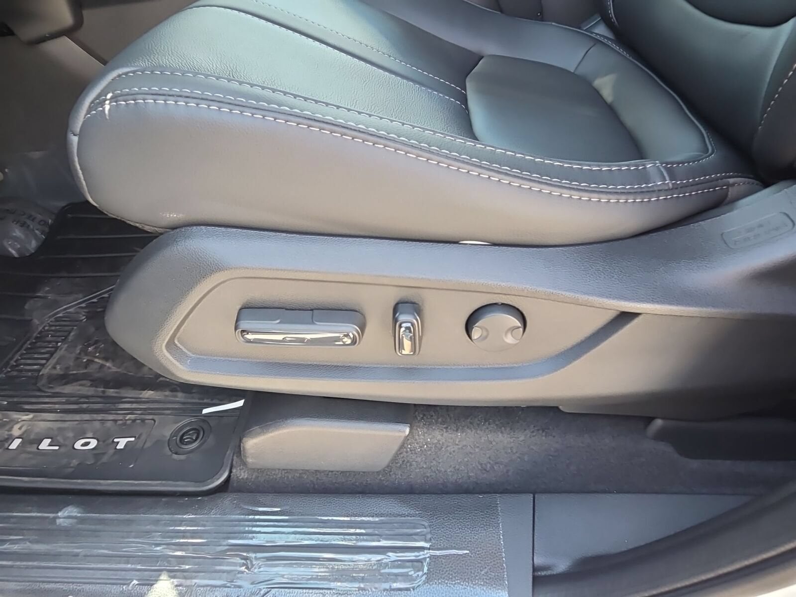 2026 Honda Pilot Touring - Photo 15