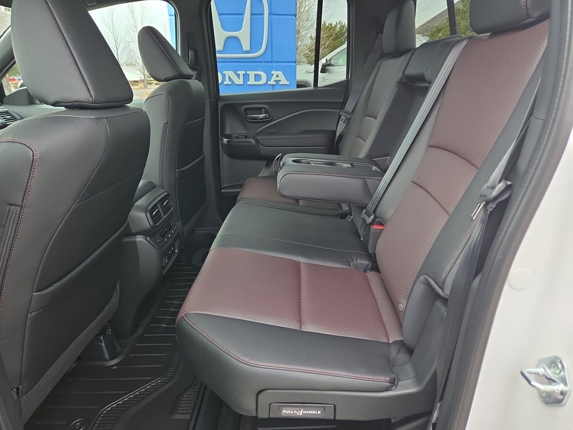 2026 Honda Ridgeline Black Edition - Photo 37