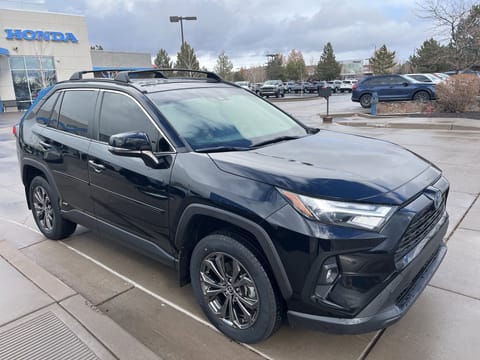 2022 Toyota RAV4 XLE Premium