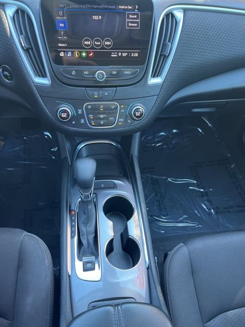 2023 Chevrolet Malibu 1LT photo 2