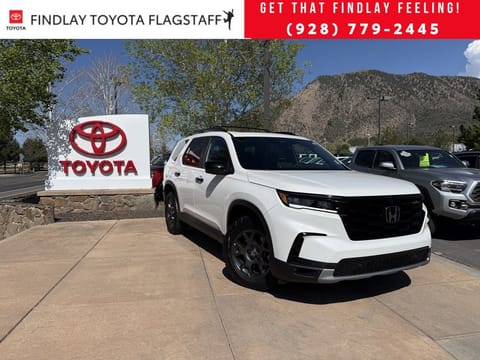 1 image of 2023 Honda Pilot TrailSport