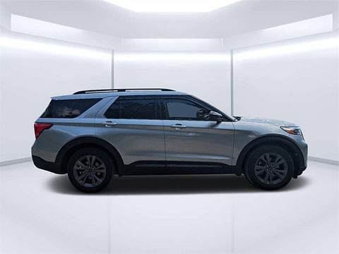 1 image of 2022 Ford Explorer XLT