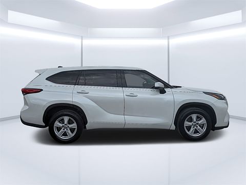 1 image of 2022 Toyota Highlander L