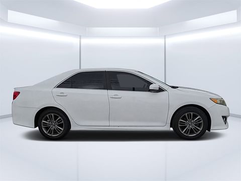 1 image of 2013 Toyota Camry SE