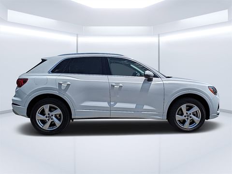 1 image of 2020 Audi Q3 Premium