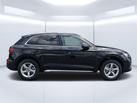 1 image of 2023 Audi Q5 40 Premium