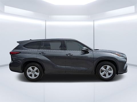 1 image of 2022 Toyota Highlander L