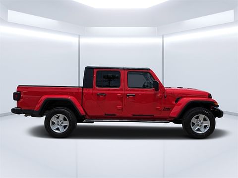 1 image of 2022 Jeep Gladiator Sport