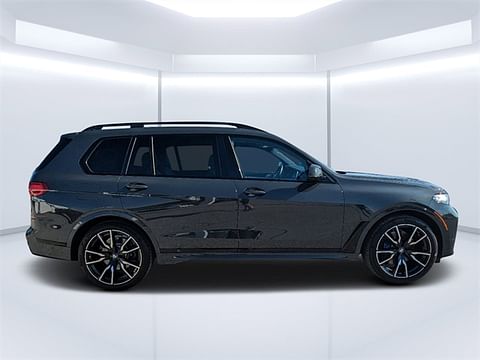 1 image of 2022 BMW X7 xDrive40i