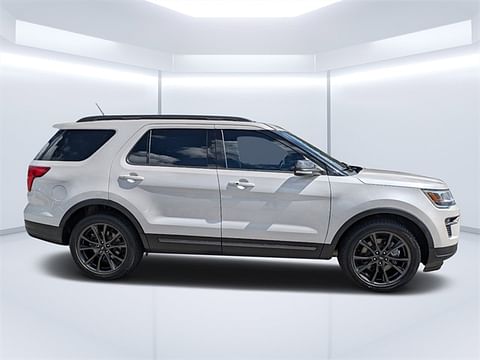 1 image of 2018 Ford Explorer XLT