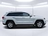 2 thumbnail image of  2016 Jeep Grand Cherokee Laredo